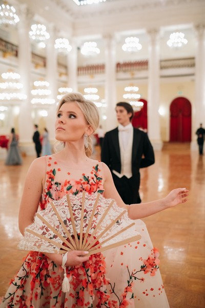 Yana Rudkovskaya and Anna Tretyak were stunning in GEORGES HOBEIKA for the 2017 Tatler Ball in Moscow.